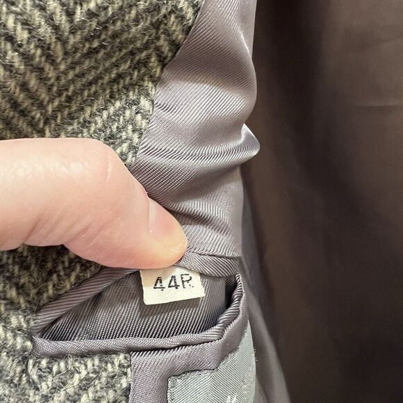 Jordache Men’s Vintage Wool Herringbone Blazer Size 44R Gray Business Academic - Picture 5 of 10